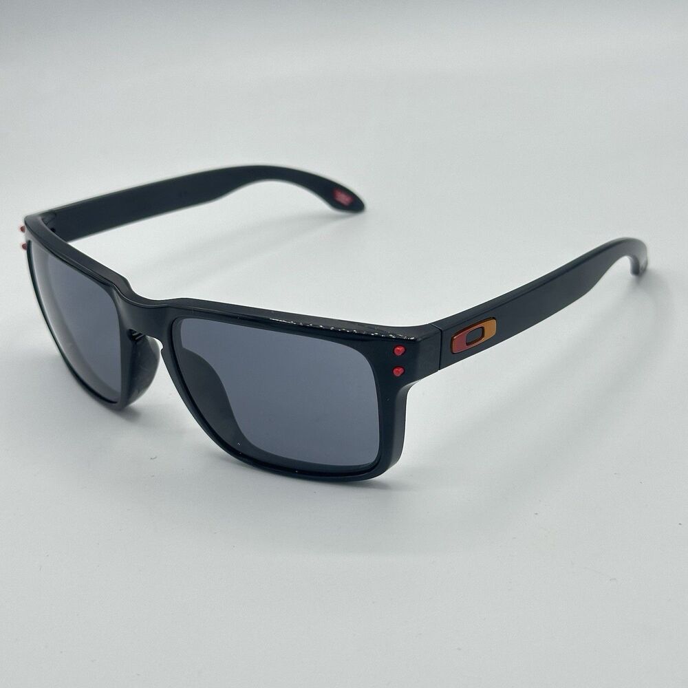 Oakley Holbrook Polished Black Grey Lens Sunglasses Sunset Fade Icon (Authentic)